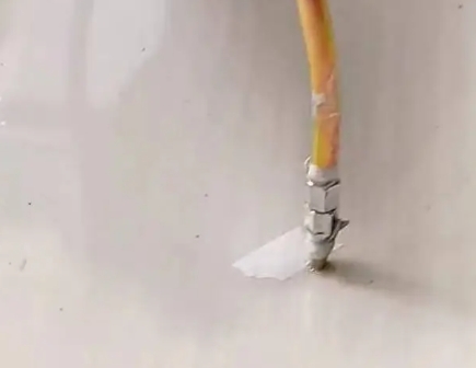 枞阳瓷砖空鼓维修公司专业解答在瓷砖铺贴过程中，如果使用的砂料过粗（如全部使用了粗砂），可能会导致以下问题
